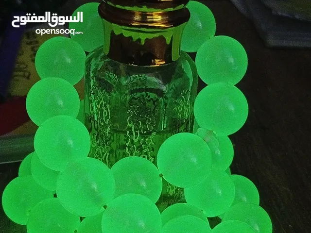 عطر فخم. اليمون المركز جدا