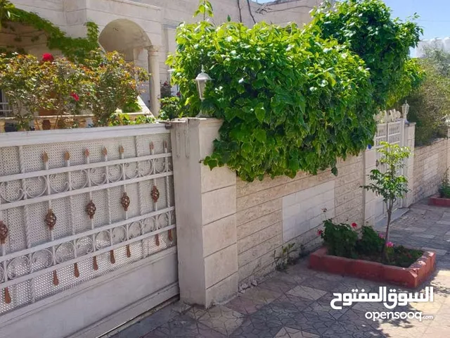 203 m2 3 Bedrooms Townhouse for Sale in Amman Al Muqabalain