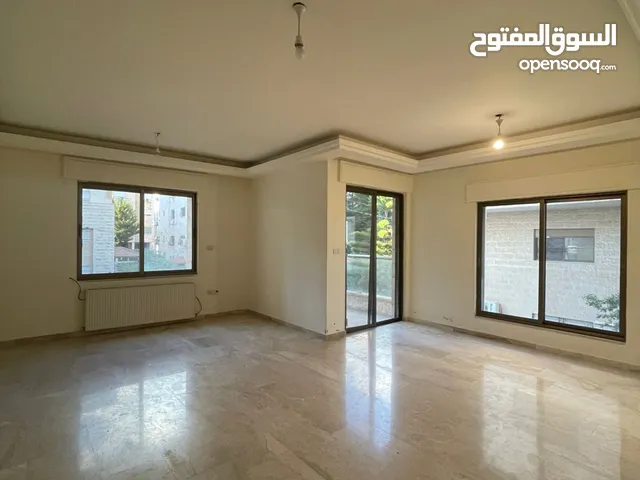 شقه فارغه للايجار في ضاحيه الامير راشد