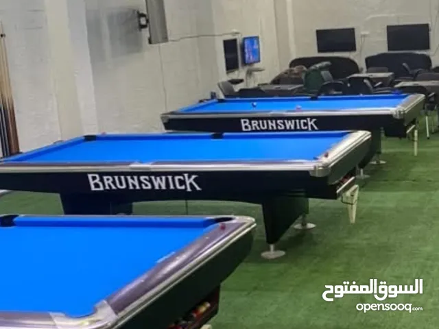 عدة قهوة وصالة بلياردو للبيع