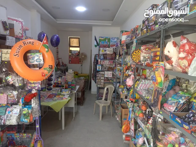 فرصة استثمارية - مكتبة بكامل معداتها في موقع متميز في عمان – ماركا الجنوبية  للبيع لعدم التفرع