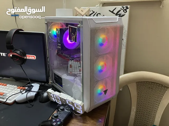 Pc كيمنك للبيع تجميعه حلوه تشغل كلشي وتتحمل اثكل الالعاب
