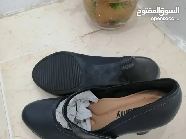 Other Comfort Shoes in Al Ahmadi