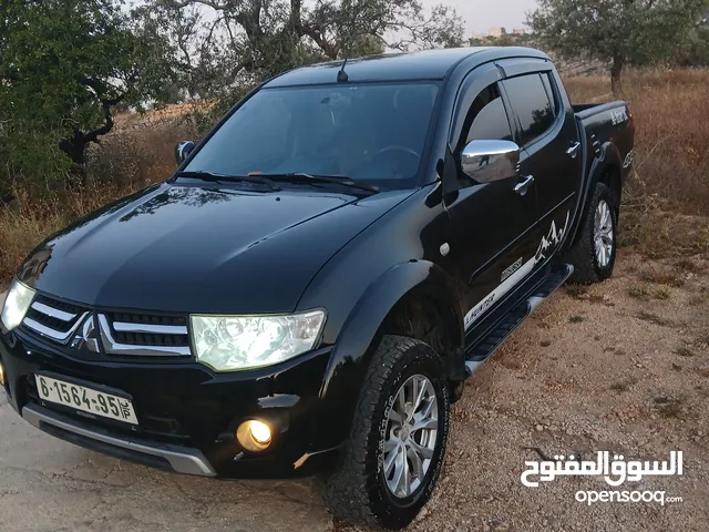 ميتسوبيشي هنتر 2015 اصل برايفت فحص ممتاز يد اولى اتومات 4x4 رخصة وتامين شامل 6 ش