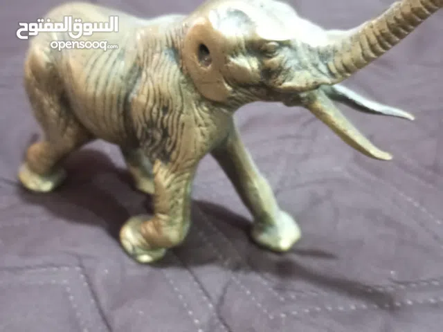 تحفيات ومقتنيات قديمة