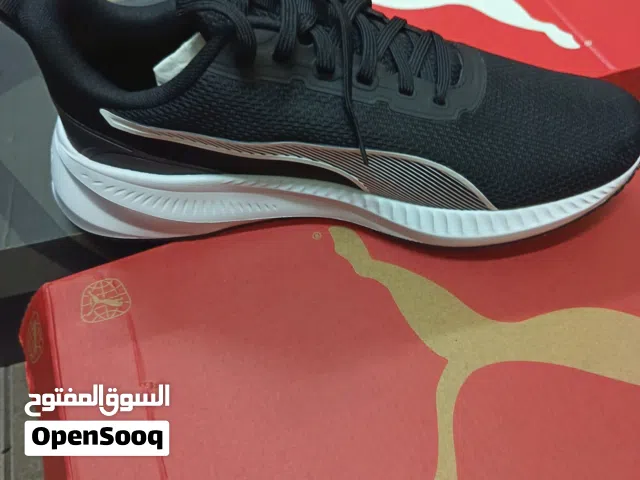 أحذية اديداس وبوما للبيع