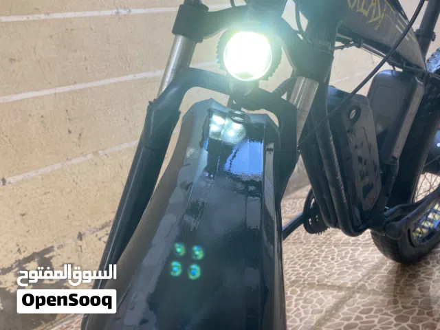 موتر كهربائي دفع خلفي من شركه everlast سنه 2024 لون اسود وكاله كشاف امامي