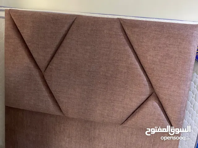 للبيع سرير مقاس 120/200 مع المرتبة من البغلي للاسفنج