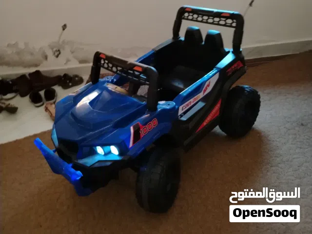 سيارة اطفال شبه جديدة
