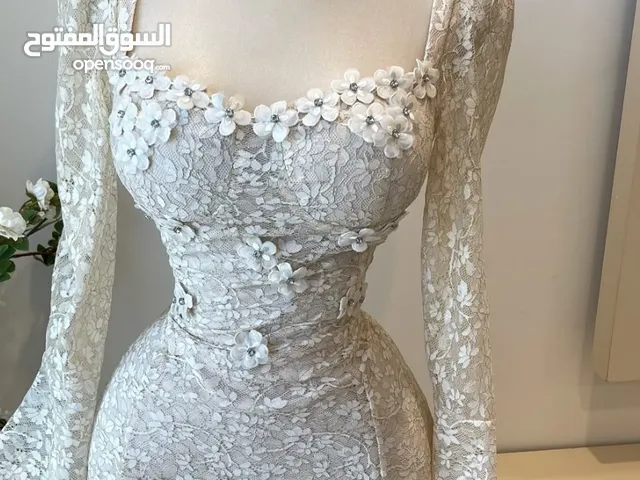 فستان دانتيل
