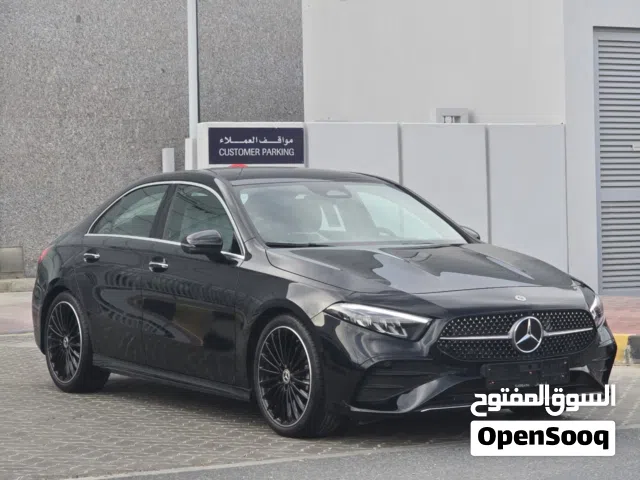 MERCEDES A-200 GCC 2025 // ORGINAL PAINT // FULL OPITION // PERFECT CONDITION