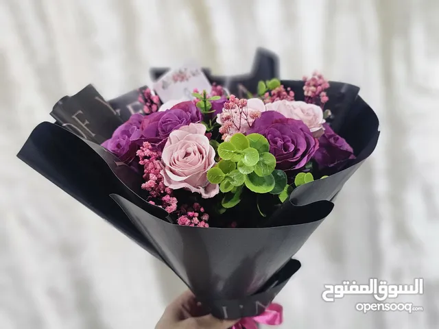 باقات ورد طبيعي و صناعي مسكات عرايس اكاليل نقوط صواني ذهب