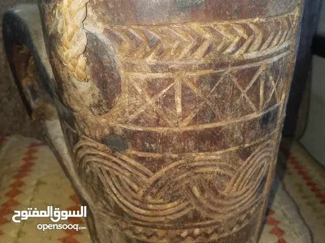 مكيال من خشب الجوز عمل يدوي قديم جدا