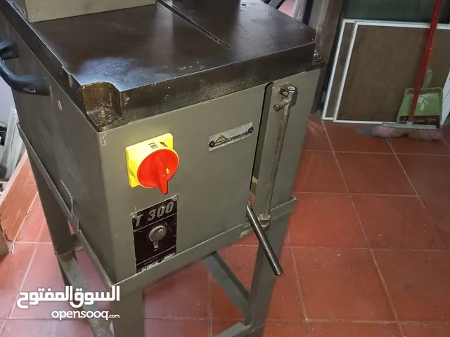 منشار الامنيوم اجنبي للبيع حالة ممتازة جدا جدا قياس النسلة 30cm موقع الزرقاء دائرة السير