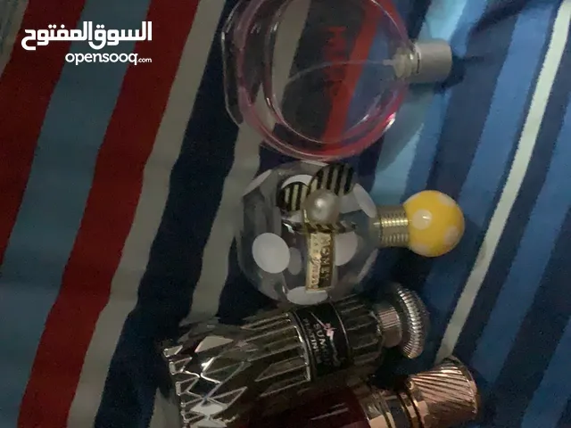 عطور فارغه اصليه بسعر 15 دينار قابل للتفاوض