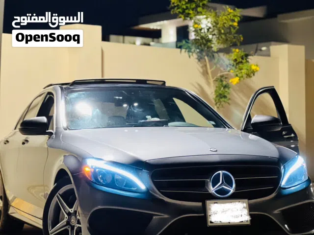 مرسيدس للبيع السياره نضيفه خاليه من الاعطال