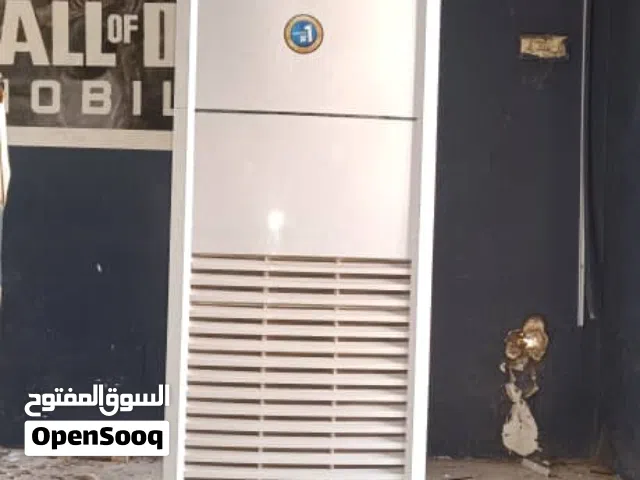 للبيع مكيف وقافي استاند سنجل فيز نظيف جدا شركة ميديا العالمية 3 طن