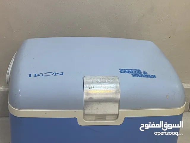 للبيع ثلاجة صغيرة ICON تنفع للسيارة مع شاحنها