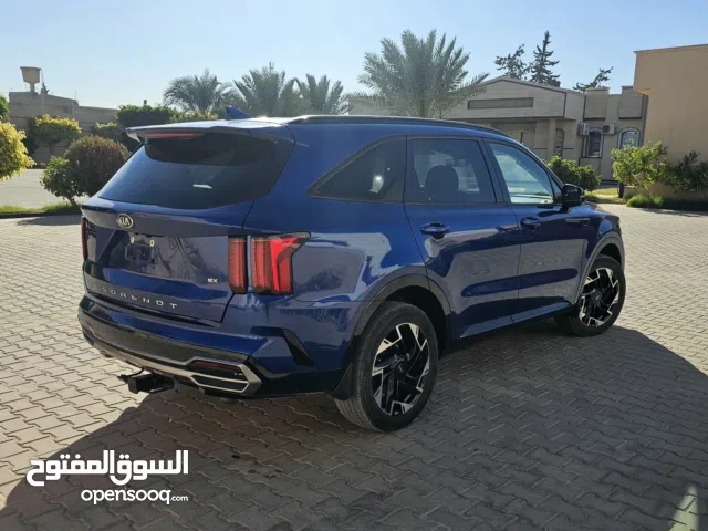 Used Kia Sorento in Tripoli
