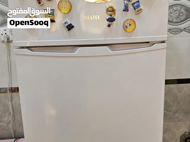 ثلاجه نظيفه جدا ماركه فيستل مابيها شخط وتبريد ممتازمستعمله قليل جدا