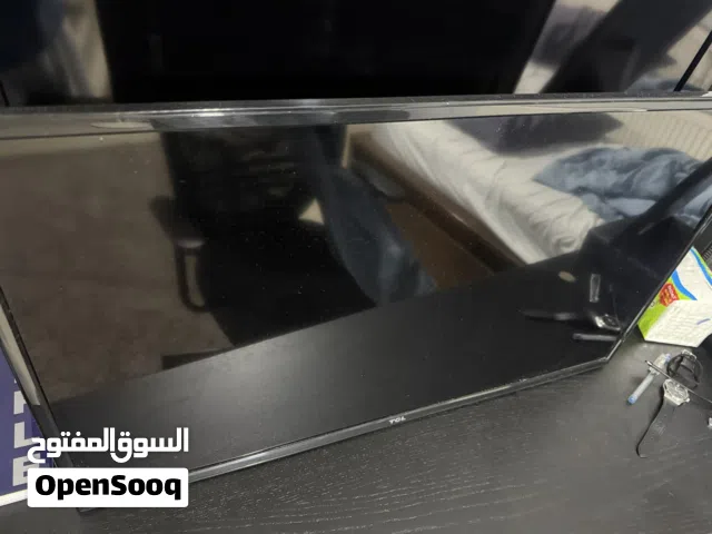 شاشة tcl بحالة ممتازة