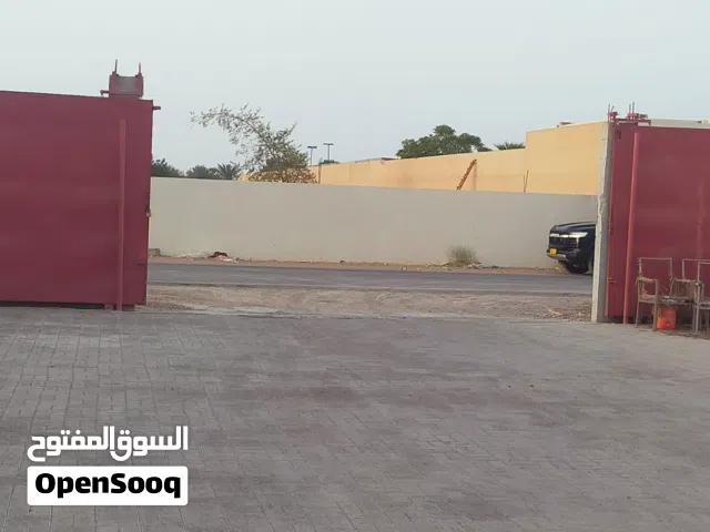 مخزن مساحة 650 متر يصلح لجميع الأغراض بمسقط الشخاطيط خاف حدائق النسيم
