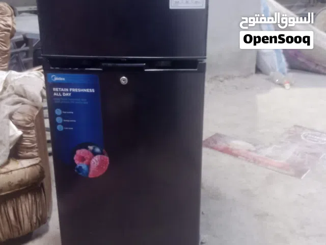 ثلاجتا Midea و Tropical للبيع – بحالة ممتازة جدًا  للبيع ثلاجتان بحالة ممتازة جدًا، نظيفتان واست