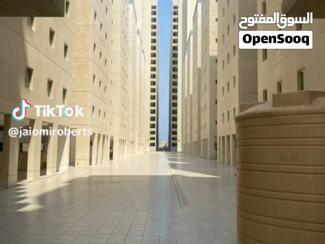شقه للايجار غرفه وصاله ومطبخ وحمام  عائلات وافدين فقط في صباح السالم قطعه واحد