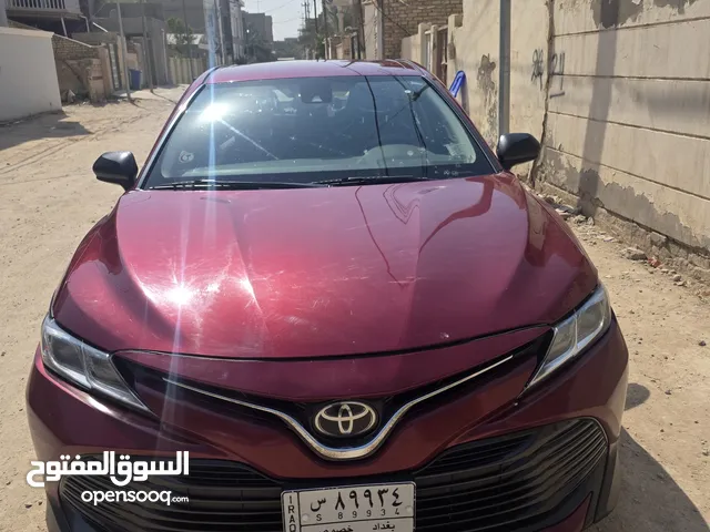 كامري 2020 LE وارد امريكي داخل بيجي ماشية 92 الف ميل حادثهه بنيد ودعامية ايرباك ستيرن فقط مواصفات LE