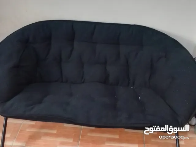 مكتب وخزانة وكنبة بحالة ممتازة