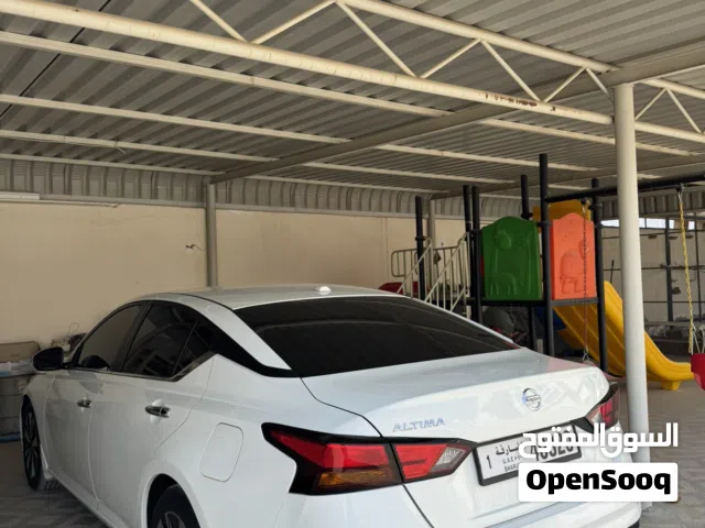 Used Nissan Altima in Sharjah