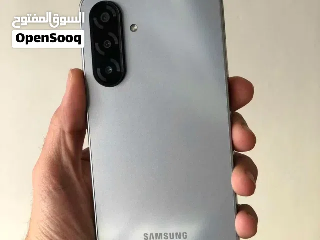 جالاكسي A17 من سامسونج رمادي مستعمل بحالة ممتازة مع كرتونة وذاكرة 128 جيجابايت