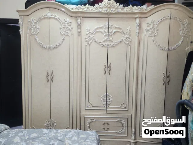 كبت 6 ادراج مستخدم سنه فقط من رويال للمفروشات معا سرير شخصين ودرجين