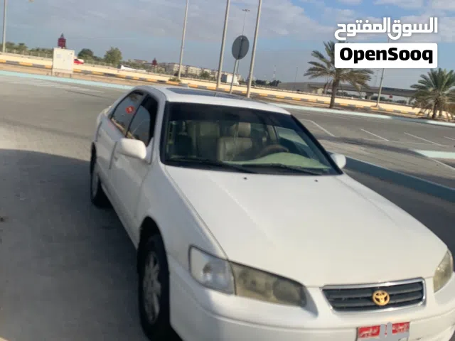 2000 تويوتا كامري LE