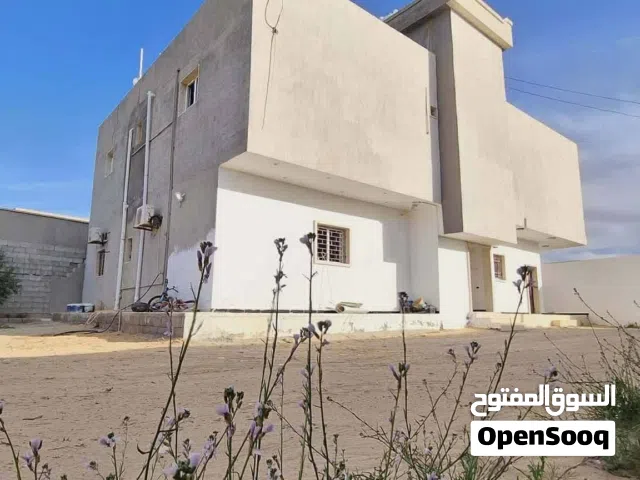 منزل كبير فوق منه شقتين للبيع في مصراتة ابورويه