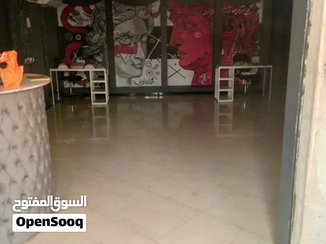 محل مميز على الشارع مميز بمساحة 120 متر الموقع الرابيه - و اطلاله على دوار الرابية