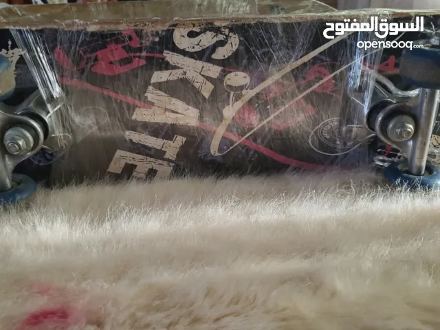 لوح تزلج خشب مستعمل للكن بحاله جيده