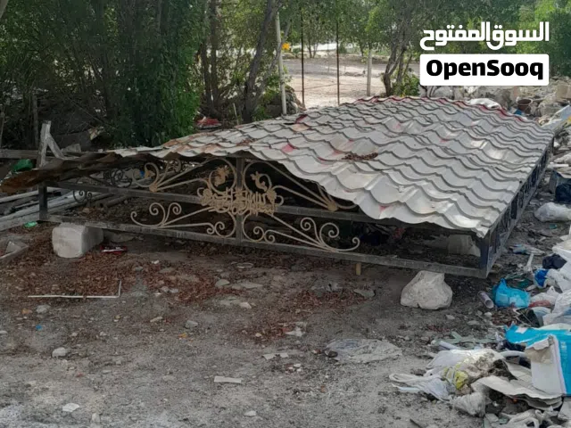 سقيفه للبيع العرض 3وربع والطول 5 حديد ثقيل عنوان بصره القبله حي مهندسين