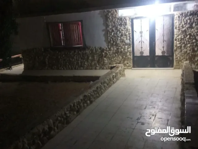 120 m2 3 Bedrooms Townhouse for Rent in Zarqa Al Sukhneh