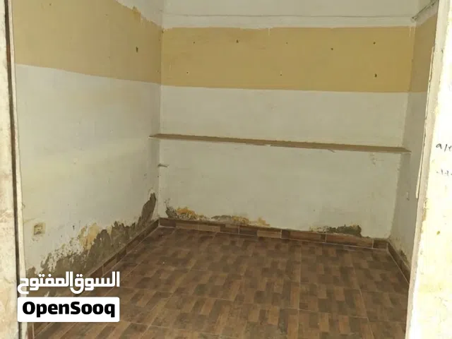 لعشاق الحالات النادرة محل لقطة للبيع بالورديان.