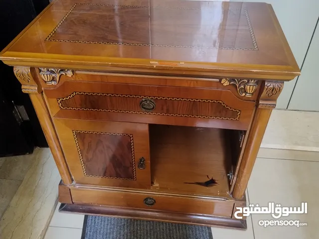 خزانة بحالة جيدة