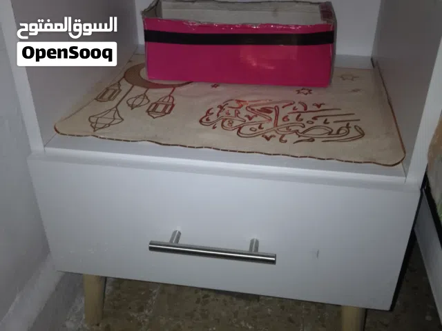 خزانات جانبيه جنب التخت