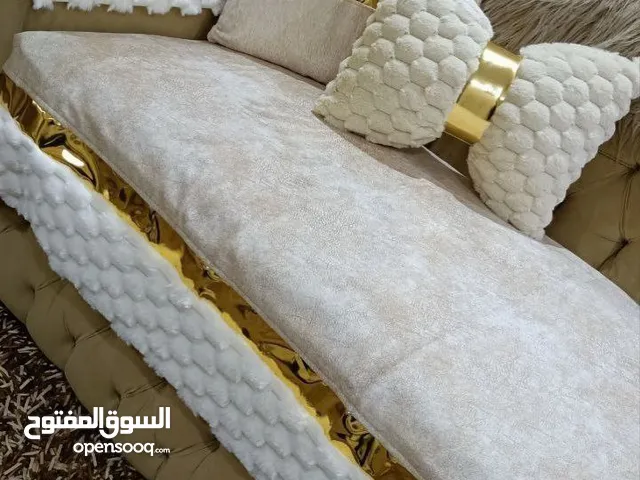 وصلللل وصلل بياضات انتريه ملكي الخامه جلد مقلوب مزود بكنار دهبي في الفرو شيك جدا وفنش