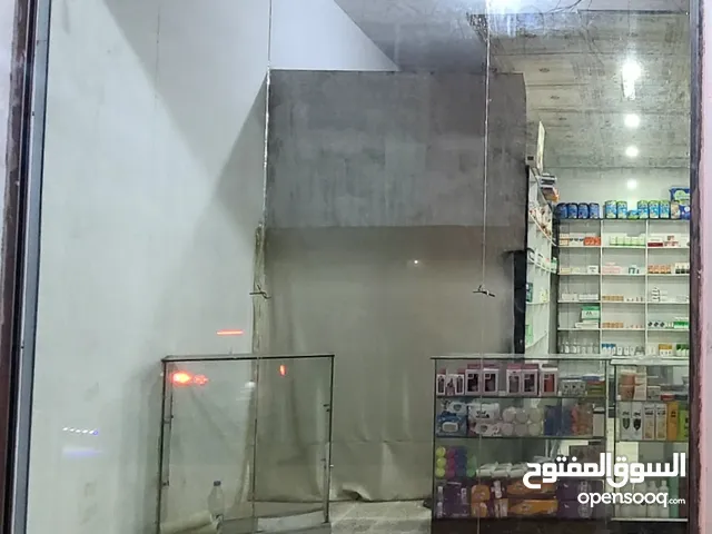 باب واجهة صيدلية او قاطعزجاج كبير سيكوريت صافي... المقاس: 2.75 متر عرض 3 متر ارتفاع