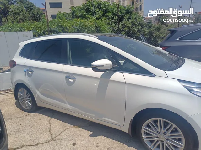 Used Kia Carens in Ramallah and Al-Bireh