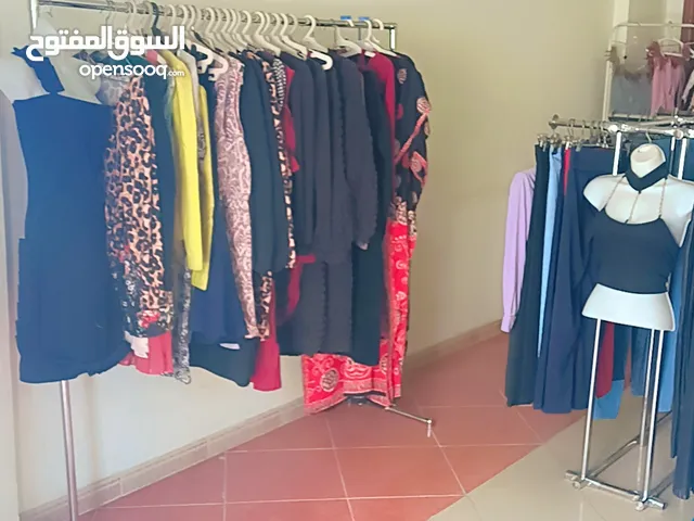 ملابس حريمي للبيع بسعر عرطه العرطه فرصه لاتعوض في شملان الثلاتين