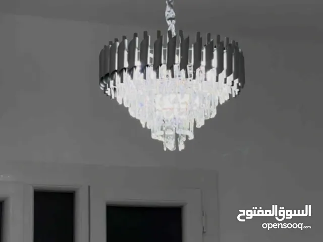 مخزن أو صالة أو سكن لعاملات نظافة أو مشغل لخياطين