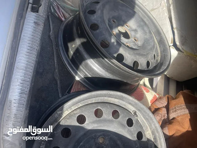 للبيع رنقات حديد حجم 15. عدد 4