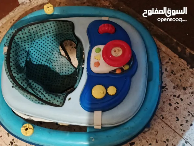 عربايه بيبي مستعمله لون ازرق 5 دنانير فقط
