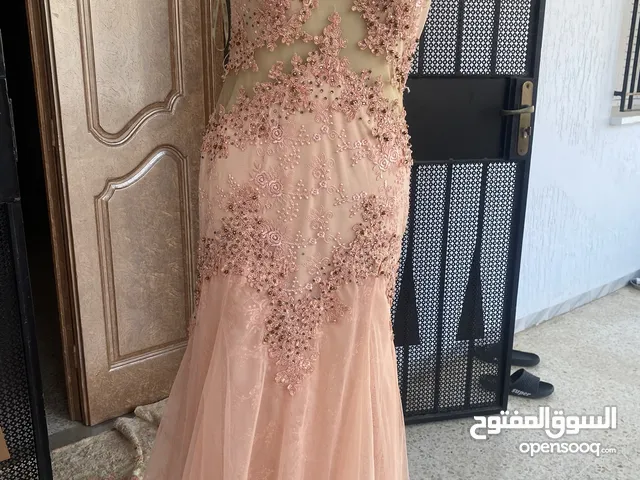 ملابس سهرات للأعراس ومناسبات
